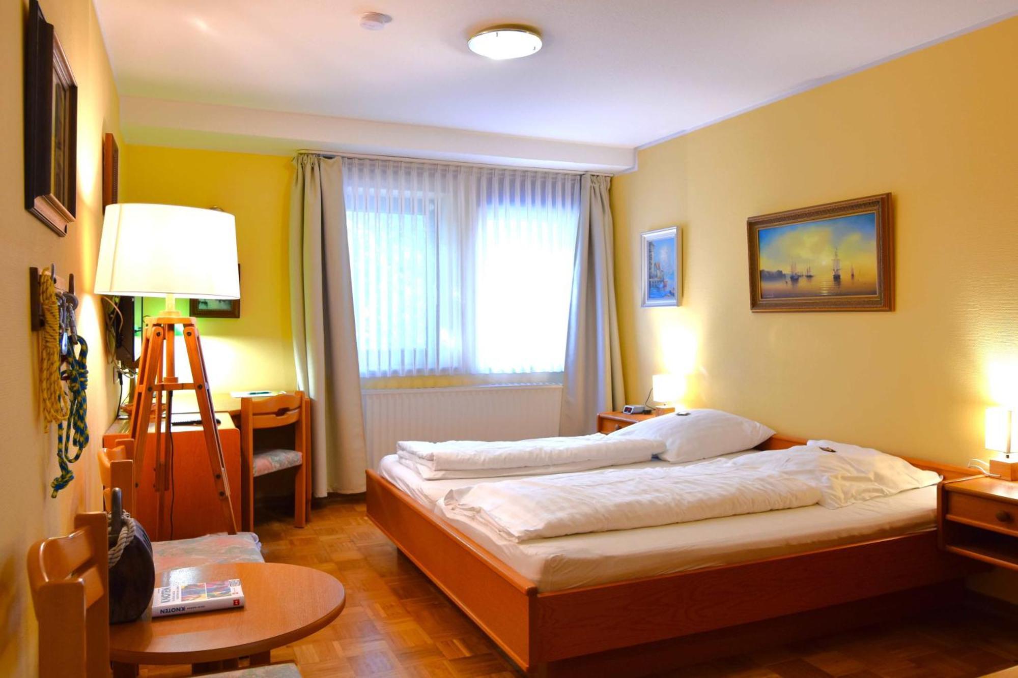 Hotel-Restaurant Zum Goldenen Stern Großalmerode 외부 사진
